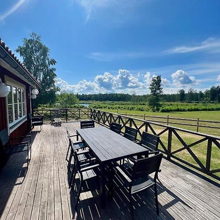 Willa Idylliskt Hus Med Sjoeutsikt. Östhammar Zewnętrze zdjęcie