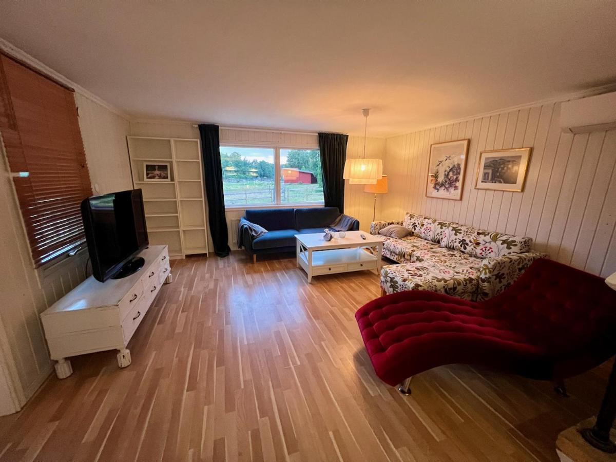 Willa Idylliskt Hus Med Sjoeutsikt. Östhammar Zewnętrze zdjęcie