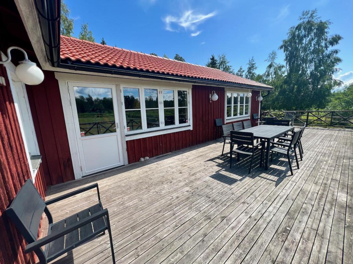 Willa Idylliskt Hus Med Sjoeutsikt. Östhammar Zewnętrze zdjęcie