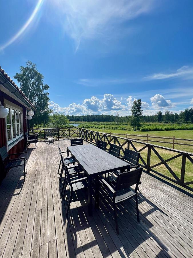 Willa Idylliskt Hus Med Sjoeutsikt. Östhammar Zewnętrze zdjęcie