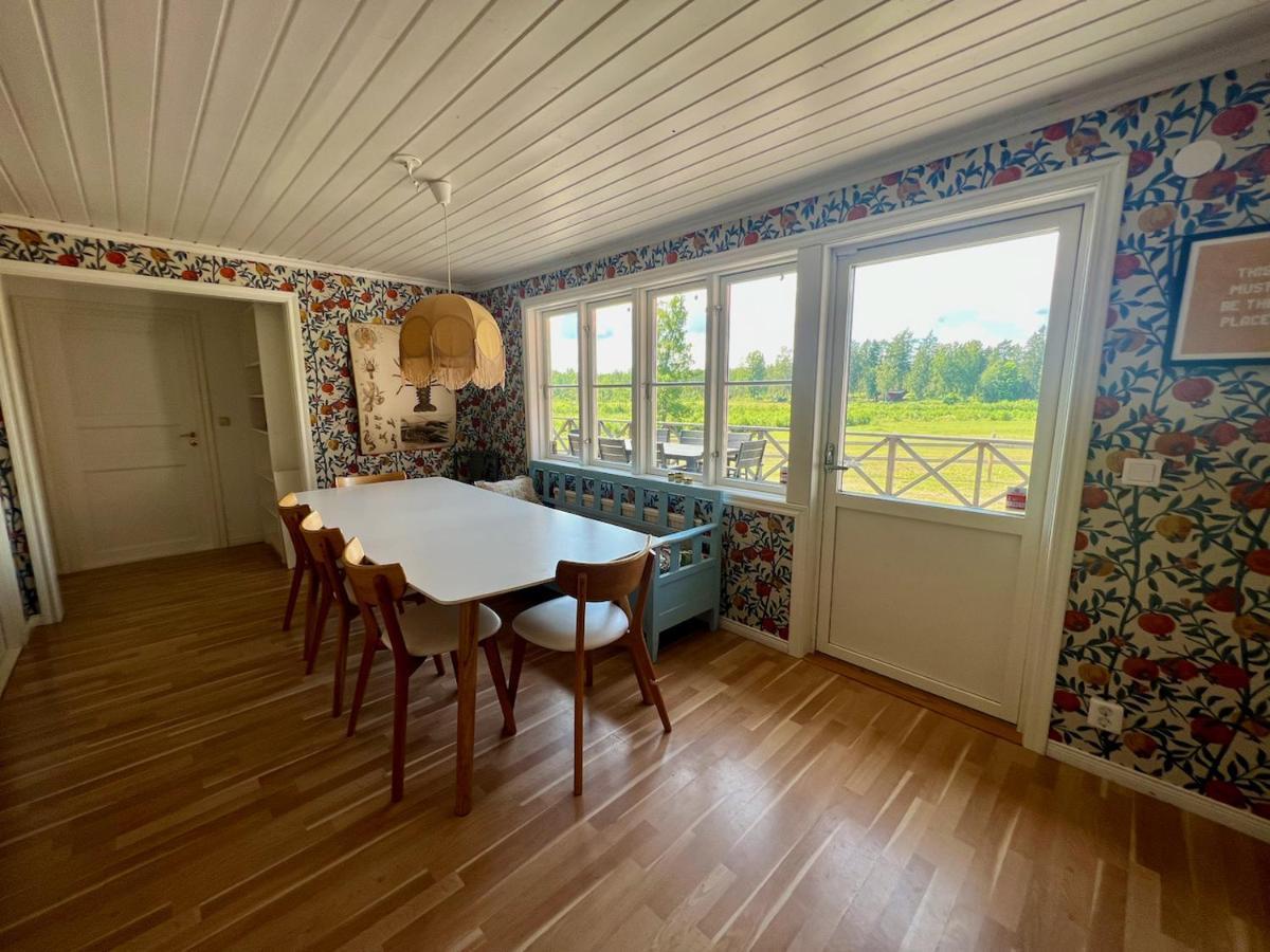 Willa Idylliskt Hus Med Sjoeutsikt. Östhammar Zewnętrze zdjęcie
